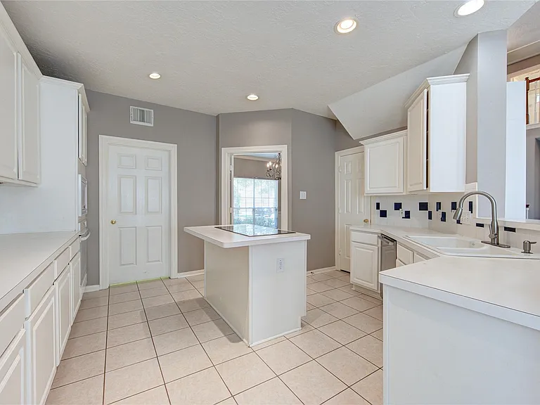 2935 Apple Forest Ct — Photo 23
