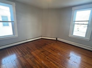 126 Pleasant St APT 2R, Gardner, MA 01440
