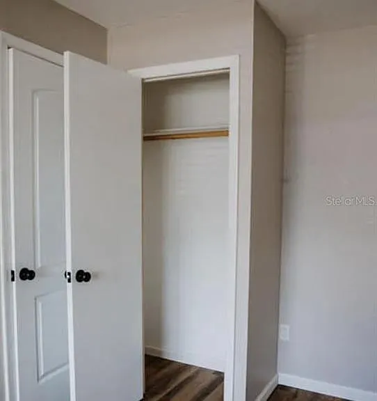 265 W Towne Pl — Photo 5