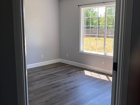 3rd image of 1311 E Washington Blvd