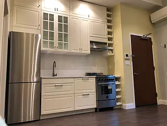 Rented by Avenue Real Estate