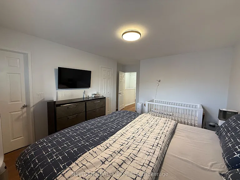 22 Rochefort Dr — Photo 17