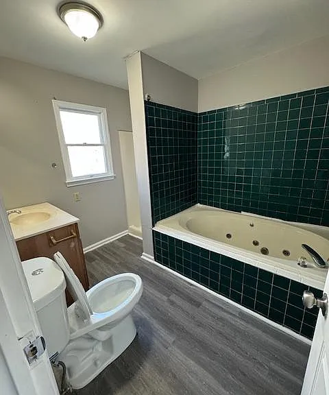 724 Broad St #A — Photo 5