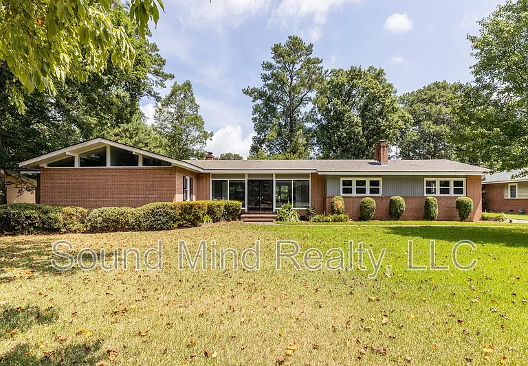 3504 Hawthorne Rd — Photo 2