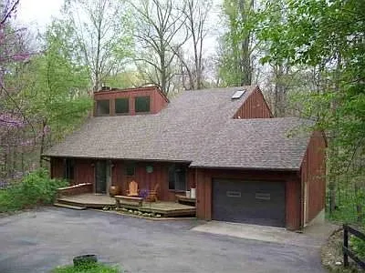 3175 Forest Dr photo 1