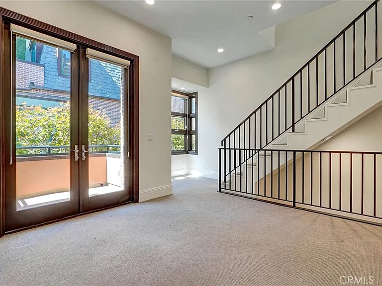 2323 S Beverly Glen Blvd #8 — Photo 16