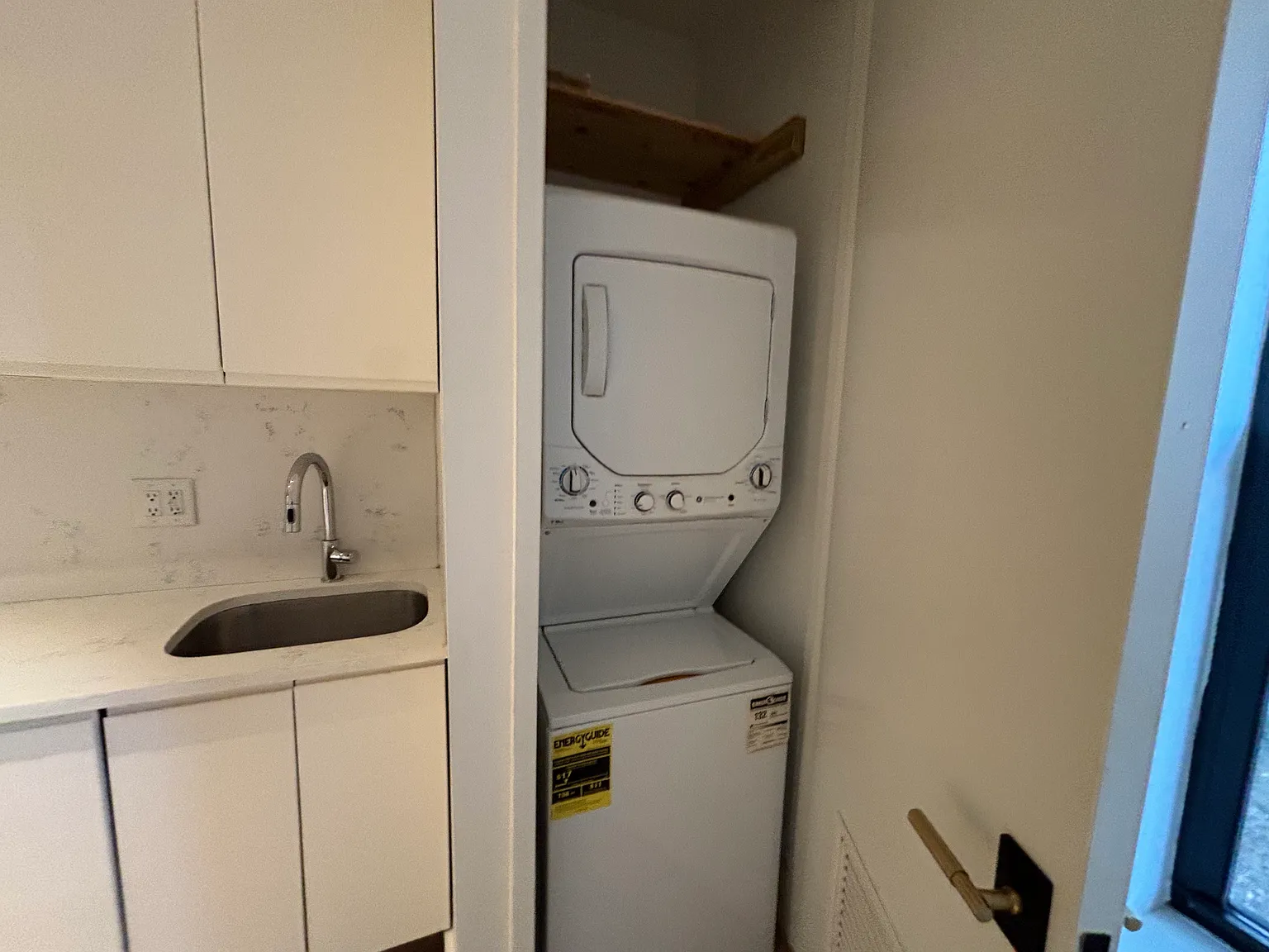 32 Magnolia Ave — Photo 3
