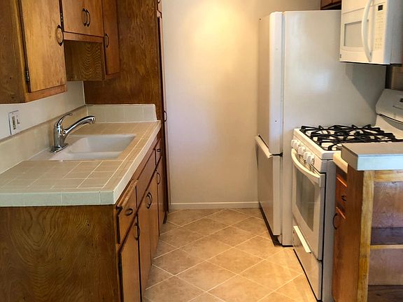 4th image of 2418 7th St APT 4