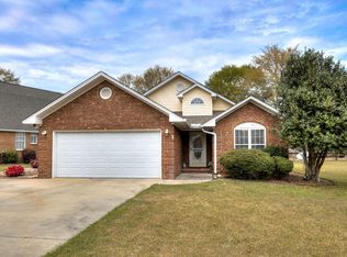 105 Oakview Cir, Manning, SC 29102