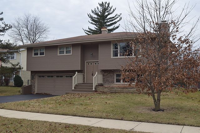 1st image of 304 Pinecroft Dr