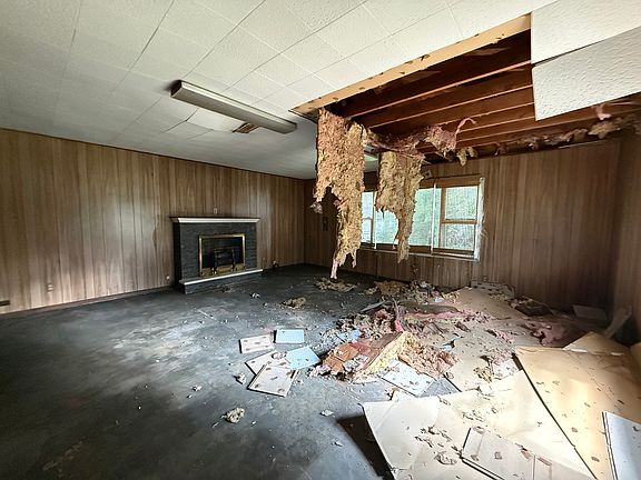 3rd image of 543 Glen Ave