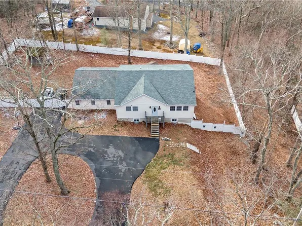 3117 Tanager Ln, East Stroudsburg, PA 18302