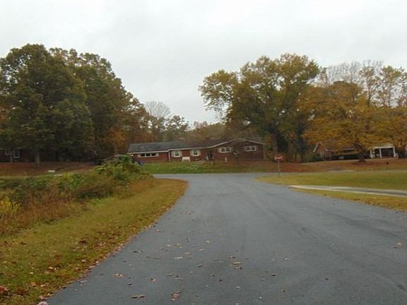 Exterior Neighborhood (street photo)