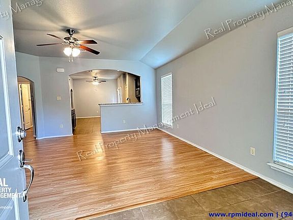 4th image of 4037 Merriman Dr