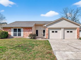2306 Whitman Way Dr, Friendswood, TX 77546