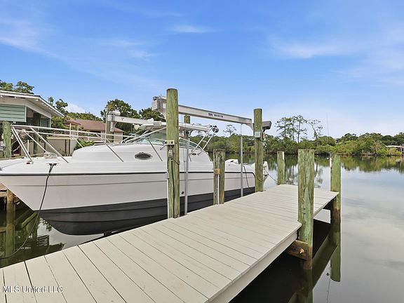 3rd image of 68 Bayou Cir
