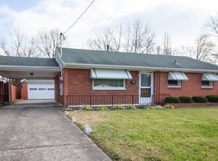 4306 Silverleaf Dr, Louisville, KY 40213
