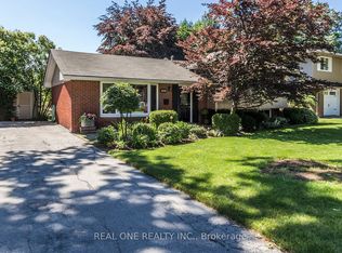 5222 Bromley Rd, Burlington, ON L7L 3E9