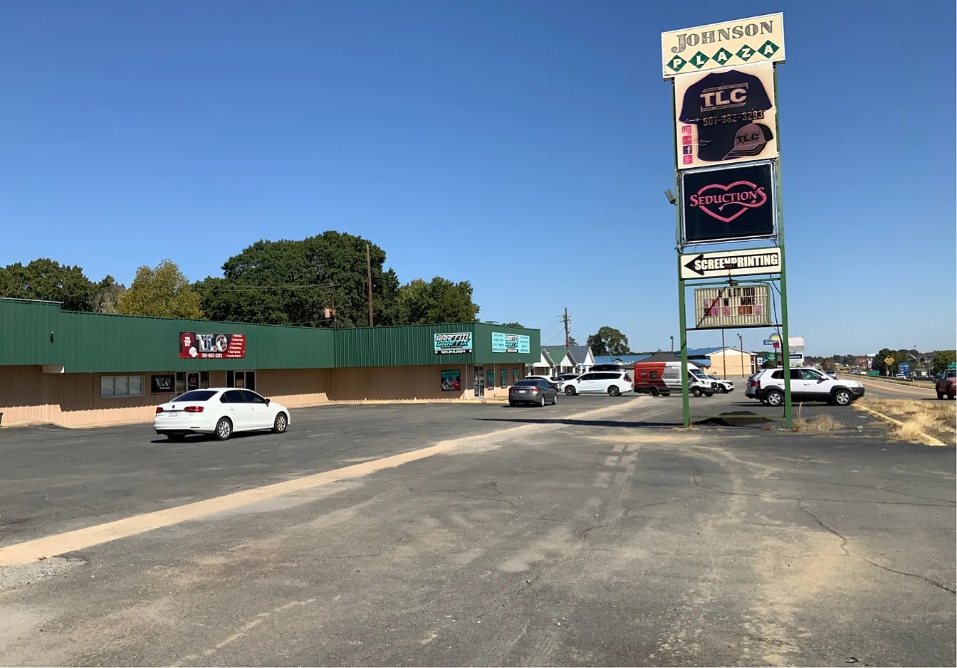 Johnson Plaza Shopping Center - 1204-1220 Comm. Retail — Photo 4