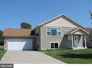 713 Washington St, Kenyon, MN 55946