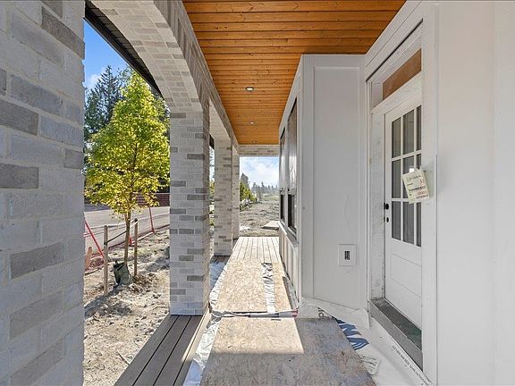 3rd image of 33203 Pinchbeck Ave