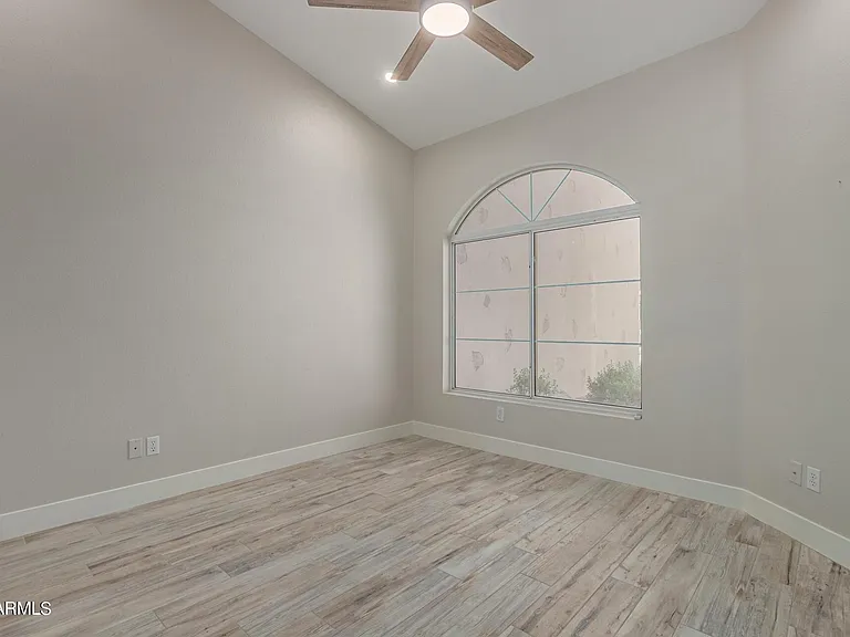 8941 E Maple Dr — Photo 23