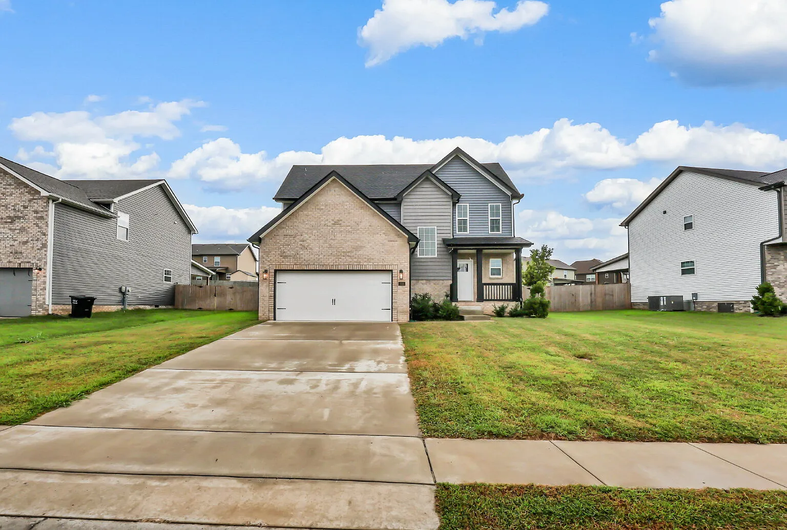 3 bed, 2.5 bath, 1409 sqft, $1,950 — Photo 3