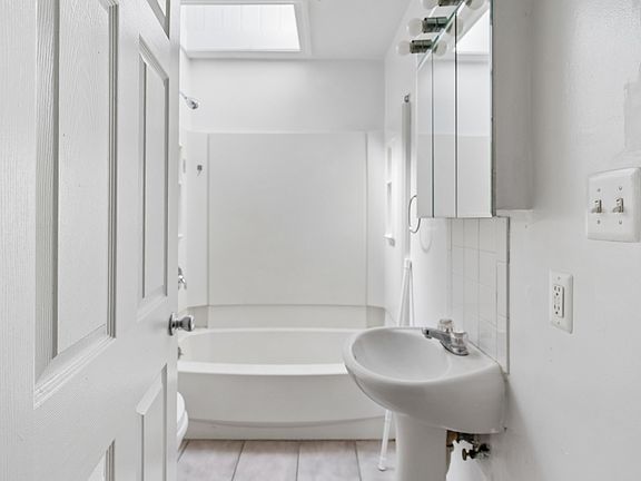 5th image of 4161 Ridge Ave #6