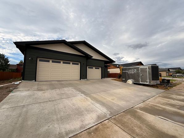 729 Currant Dr