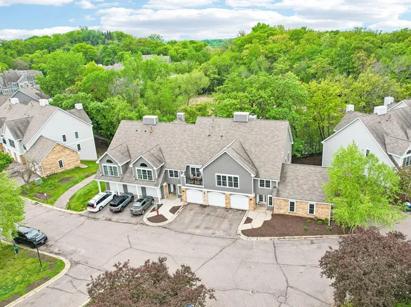 6030 Chasewood Pkwy APT 201, Minnetonka, MN 55343