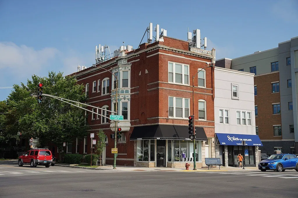 Astonishingly Beautiful 1 Bed, 1 Bath at Ashland + Addison (Lakeview) — Photo 1