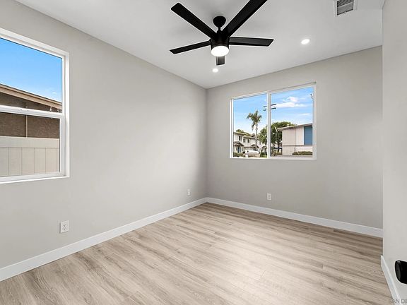 3rd image of 350 Imperial Beach Blvd