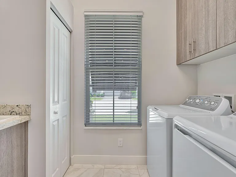 4952 Pointe Midtown Way — Photo 36