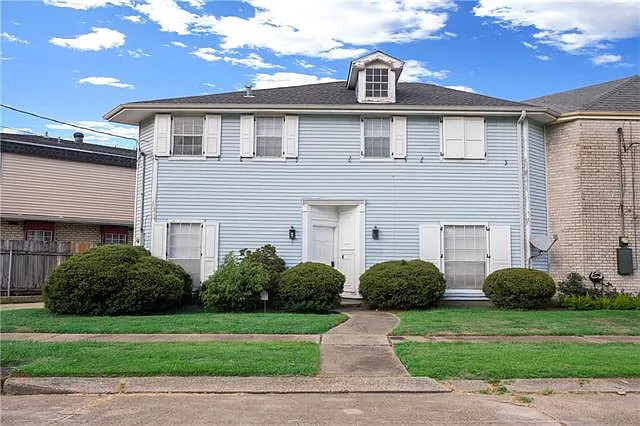 1 bed, 1.5 bath, 900 sqft, $1,200 — Photo 1