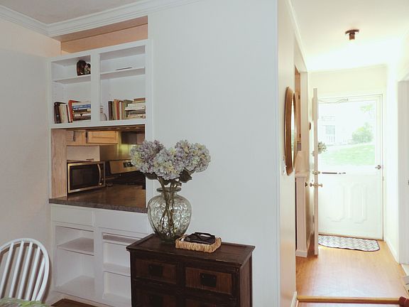5th image of 707 Timber Ln