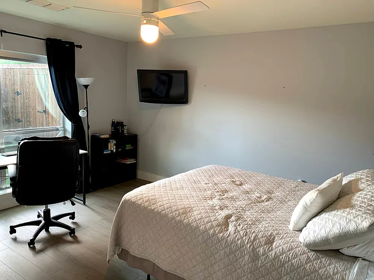 1429 Caddo St #H — Photo 8