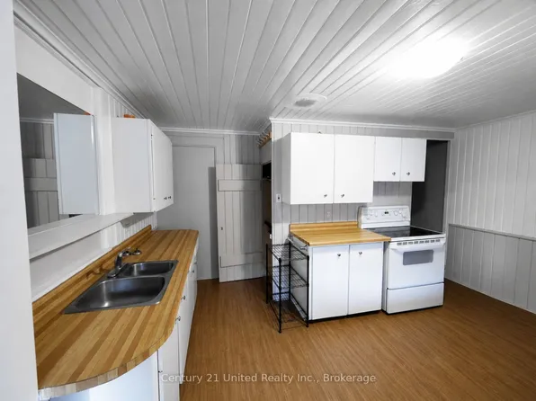 375A Queen St, Peterborough, ON K9H 3J7