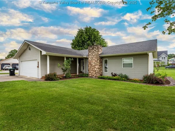 438 Sunnybrook Dr, Hurricane, WV 25526