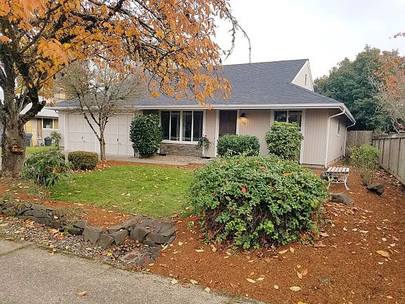 2nd image of 158 Lynnbrook Dr