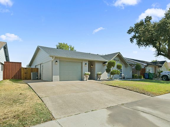 2nd image of 2033 Lymington Rd