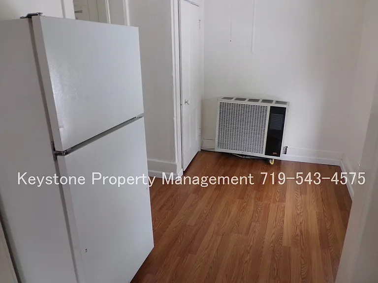 300 E 3rd St #2 — Photo 4