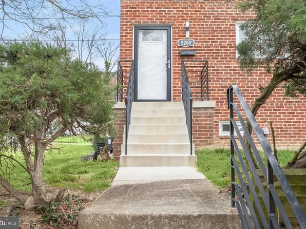 5200 Leverett St, Oxon Hill, MD 20745