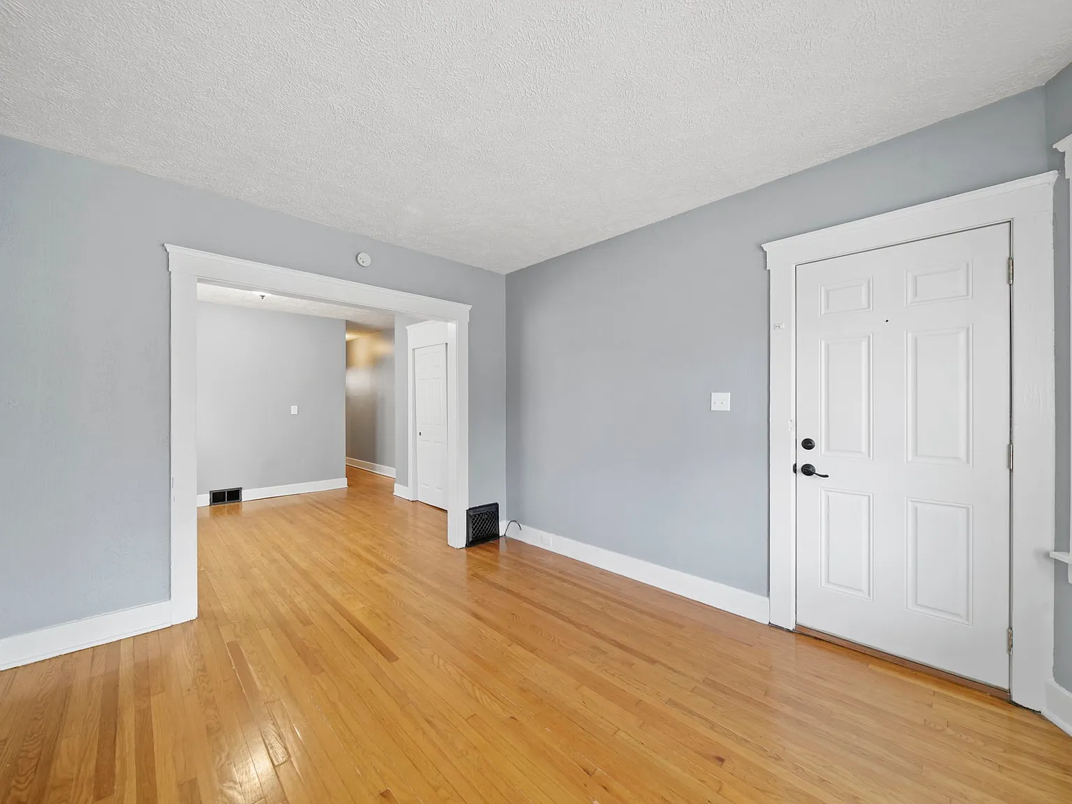 1 bed, 800 sqft, $950 — Photo 1