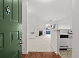 2204 Westcourt Ln APT 105, Herndon, VA 20170