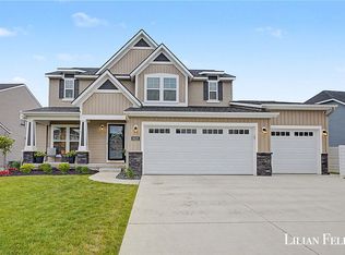 8825 Emerado Rd, Jenison, MI 49428