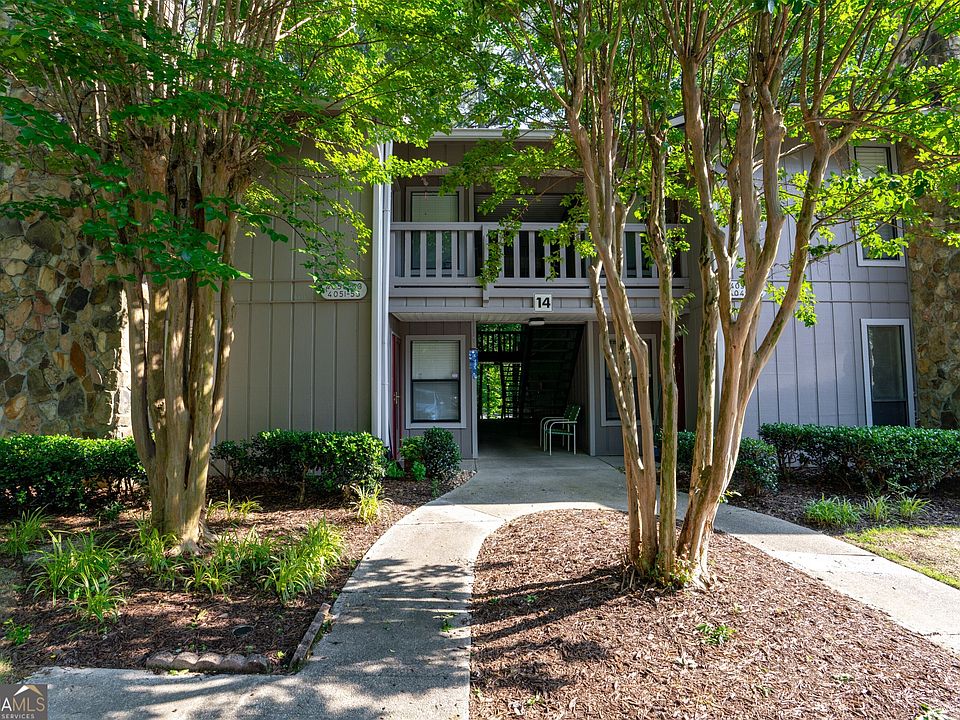1st image of 4063 Woodridge Way