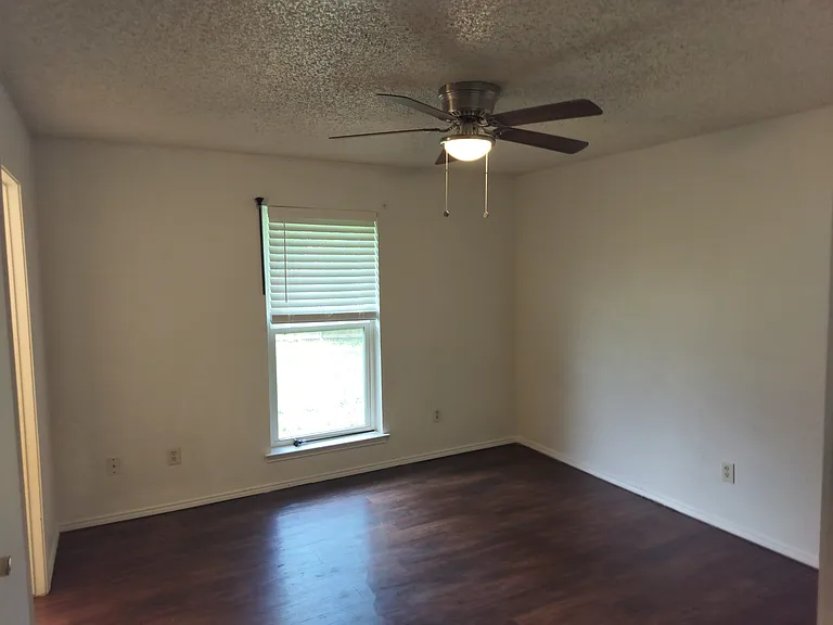 6300 Mark Ct — Photo 9