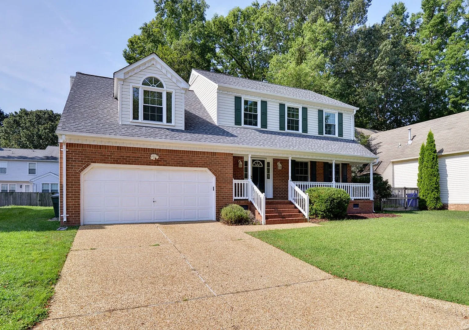 Lovely Four Bedroom Kiln Creek Home — Photo 3