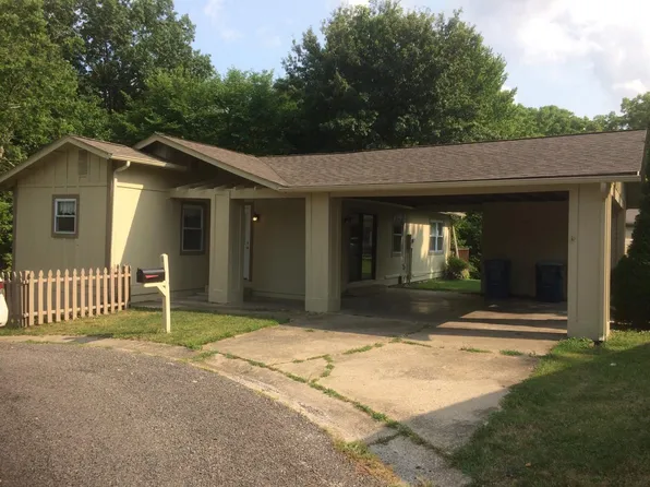 4 Carriage Ln, Glen Carbon, IL 62034