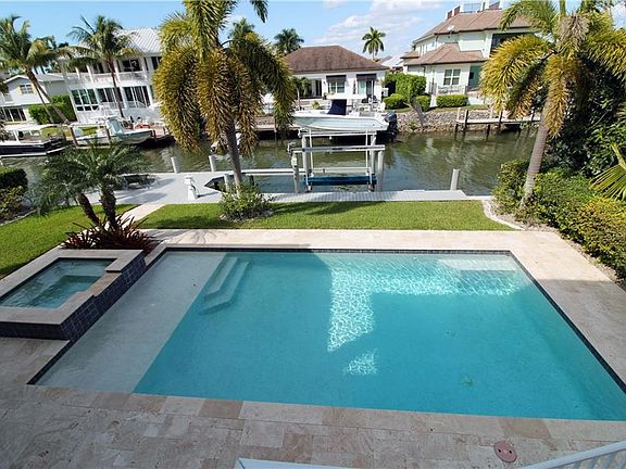 3rd image of 1385 Pelican Ave